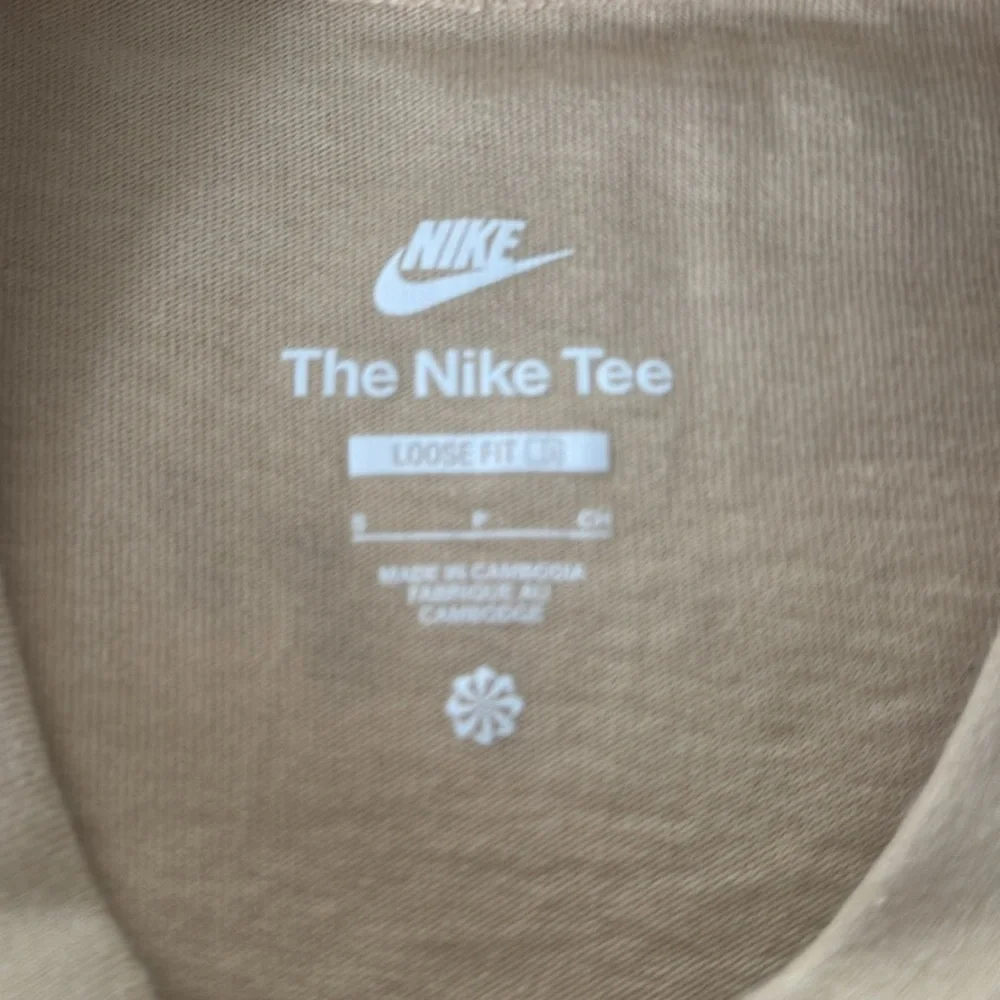 Men’s The Nike Tee Loose fit Size small. Very good used condition - Picture 3 of 4